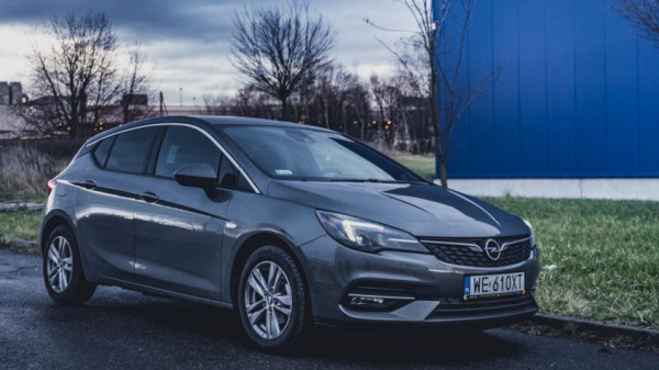 Hak wypinany + moduł Opel Astra K HTB od 2016